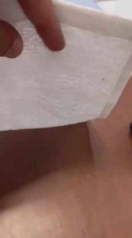 Back open ground grid of the towel